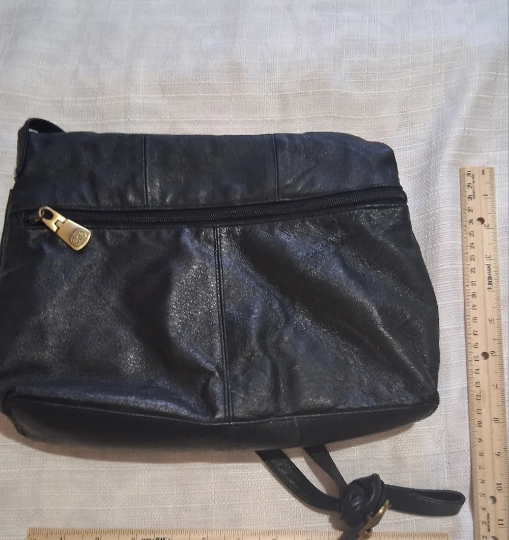 Elegant Black Leather Shoulder Bag